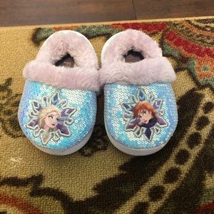 Toddler Disney frozen slippers size 5/6